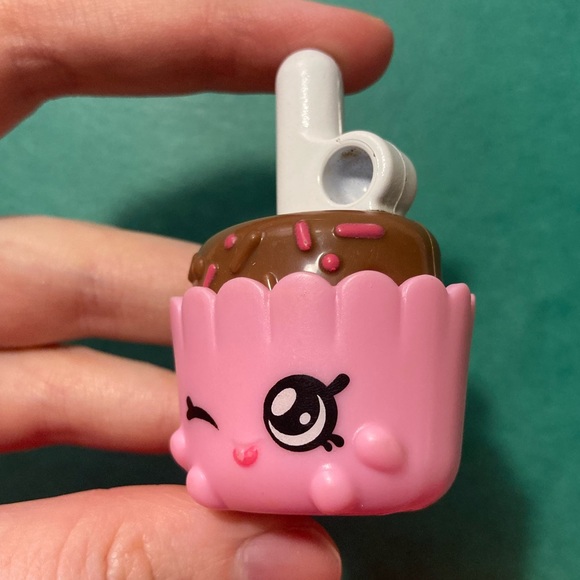 B1G2 - Shopkins Cake Pop - Buy 1, Get 2 FREE - Picture 2 of 6